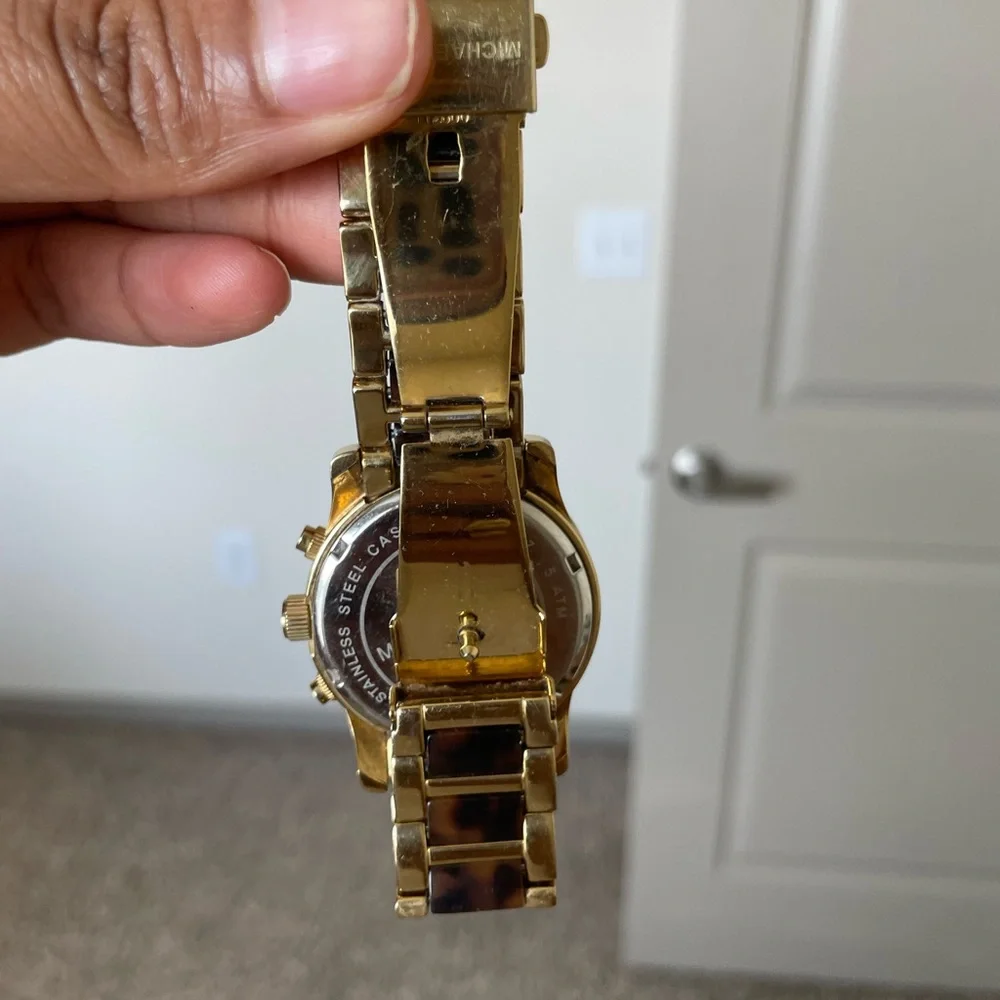 Set‎ of 4 watches